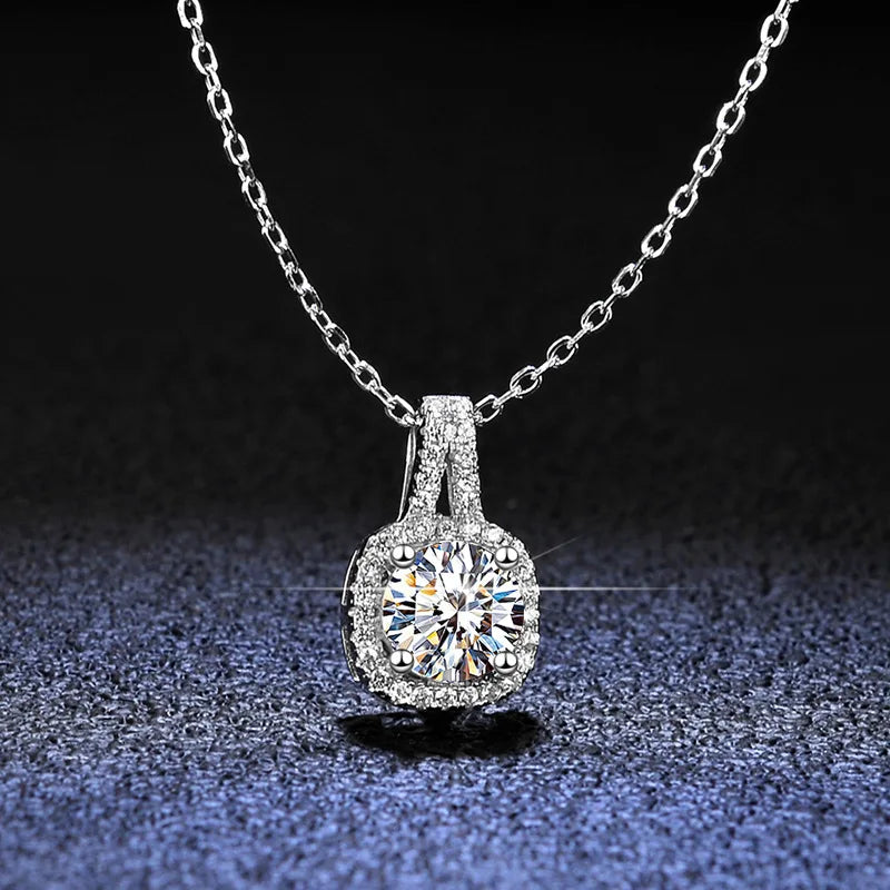 TRENDZ 2 Carat Moissanite Pendant