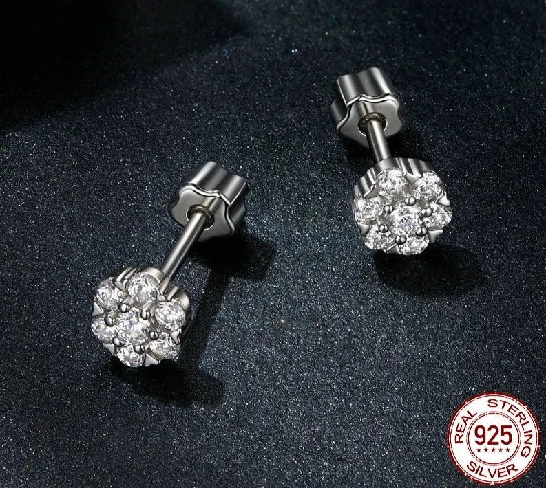 TRENDZ Classic Flower Moissanite Stud Earrings