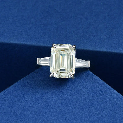 TRENDZ 925 Sterling Silver Emerald Cut Moissanite Ring