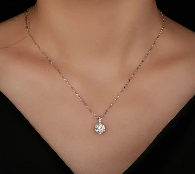 TRENDZ 1.0 CT VVS1 D Moissanite Flower Necklace