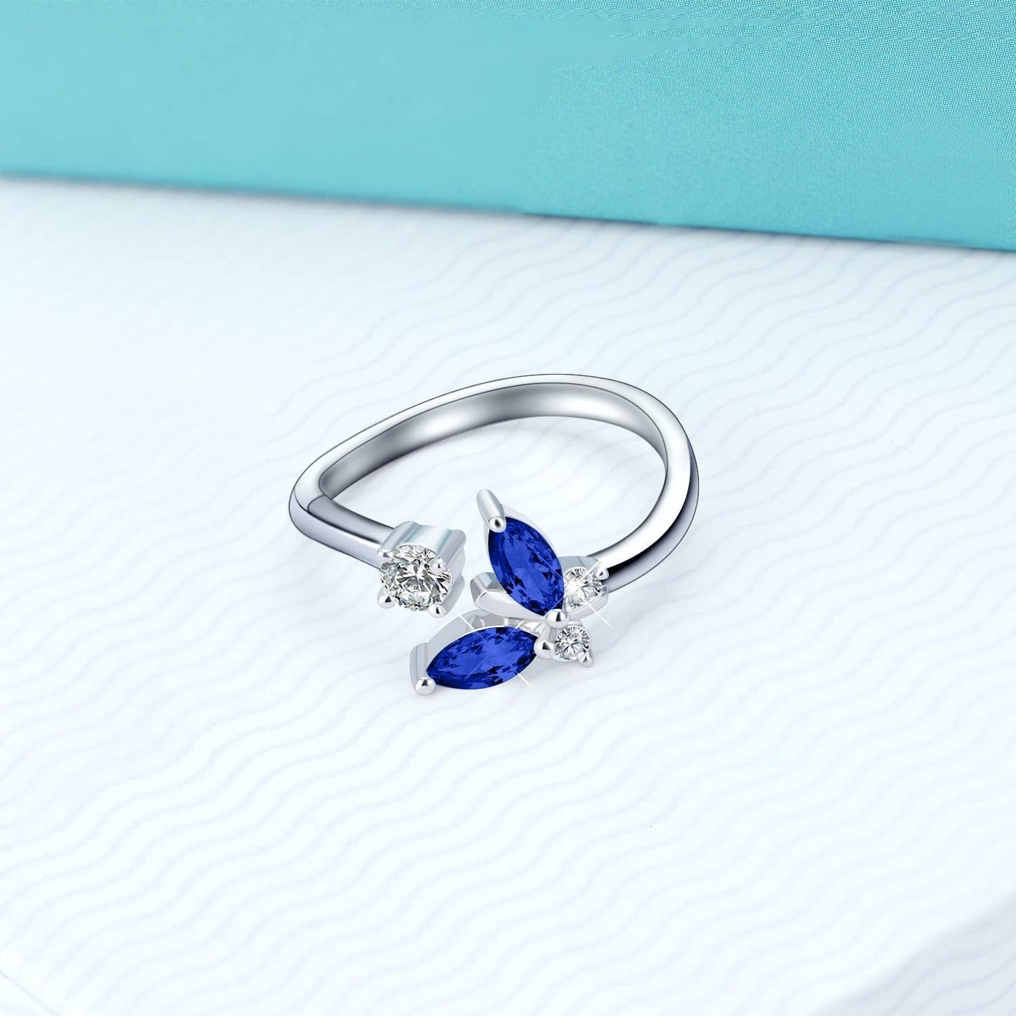 TRENDZ Ring with Sapphire Blue Crystal